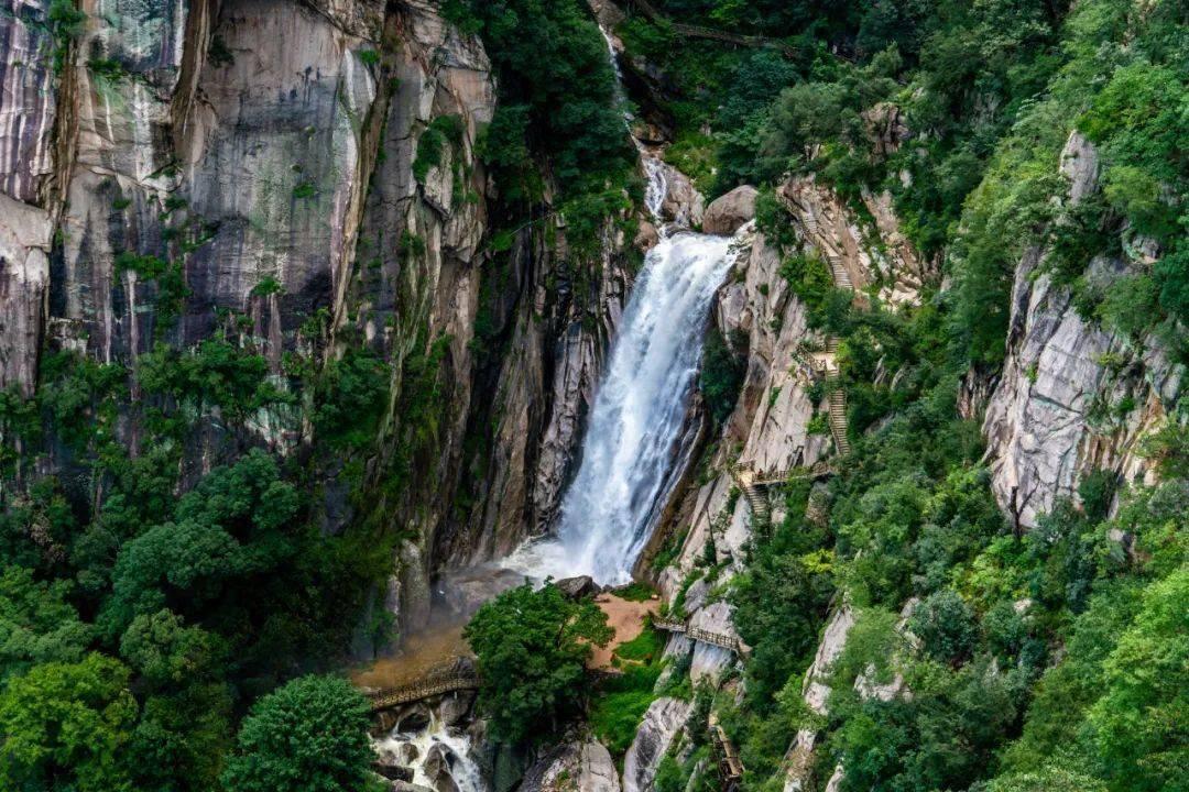 全新宝马i5旅行版预告图曝光